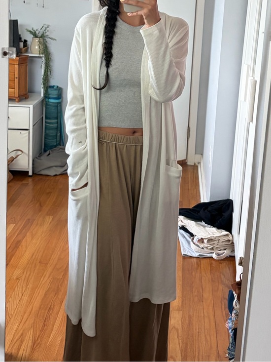 Sweaters - Long White Open Duster with Front Pockets